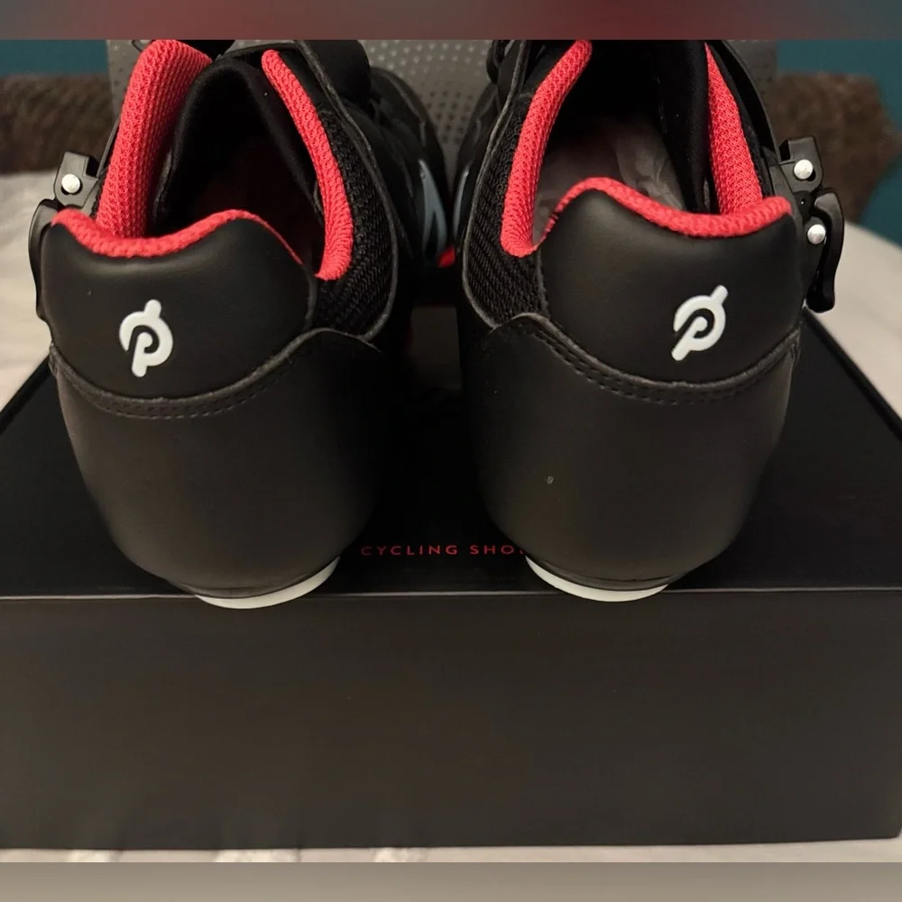 PELOTON CYCLING SHOES - Picture 3 of 14